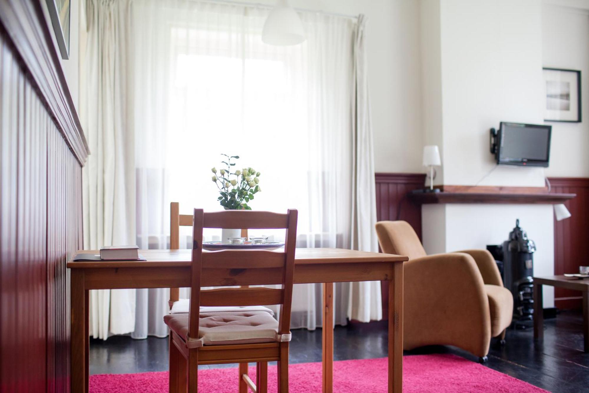 B&B 'T Skoalhus Westergeest Kamer foto